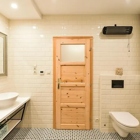 Kralovske Apartma Kolonada *