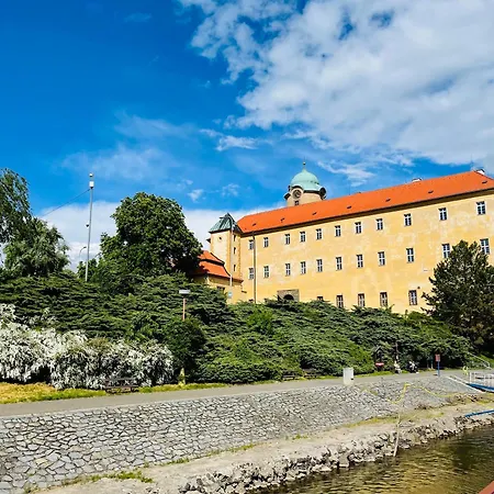 Kralovske Apartma Kolonada פודבראדי