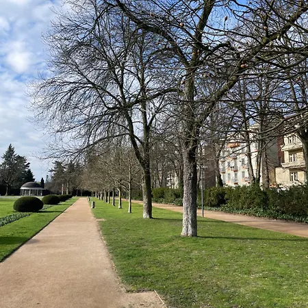 Kralovske Apartma Kolonada פודבראדי